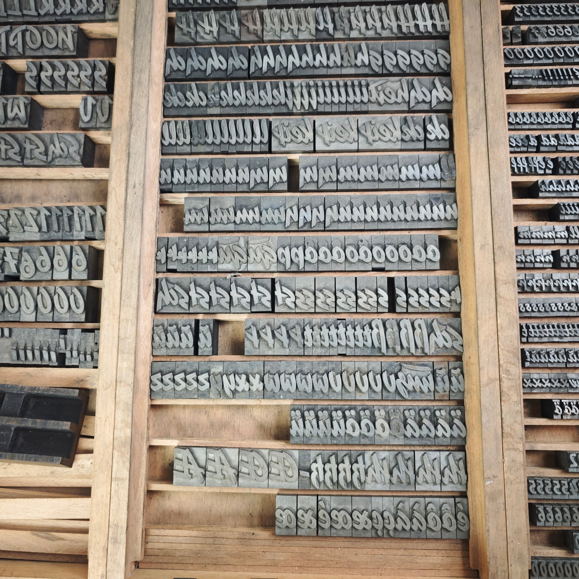 Bleisatz Plakatschrift 72 pt und 36 pt Didot Lettern Buchdrucksatz Brush Buchdruck