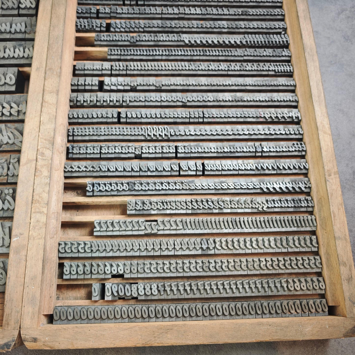 Bleisatz Plakatschrift 72 pt und 36 pt Didot Lettern Buchdrucksatz Brush Buchdruck