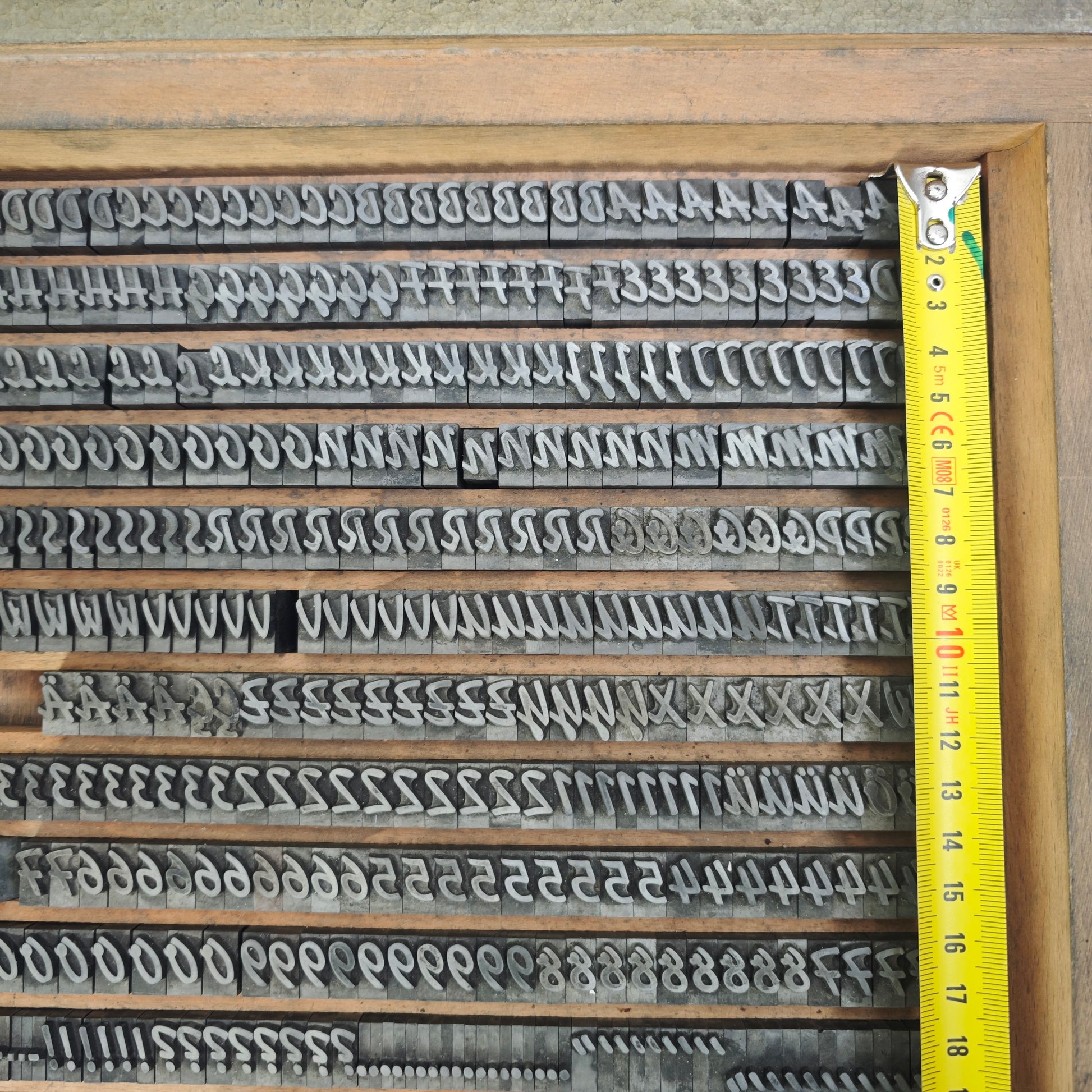 Bleisatz Plakatschrift 72 pt und 36 pt Didot Lettern Buchdrucksatz Brush Buchdruck