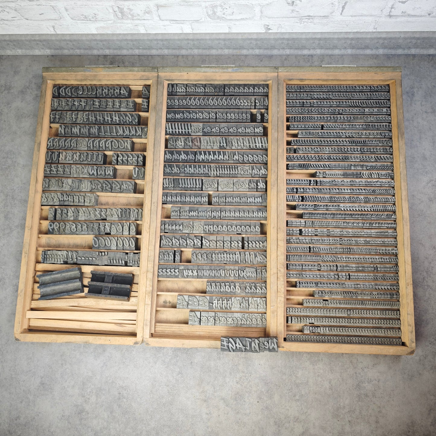 Bleisatz Plakatschrift 72 pt und 36 pt Didot Lettern Buchdrucksatz Brush Buchdruck