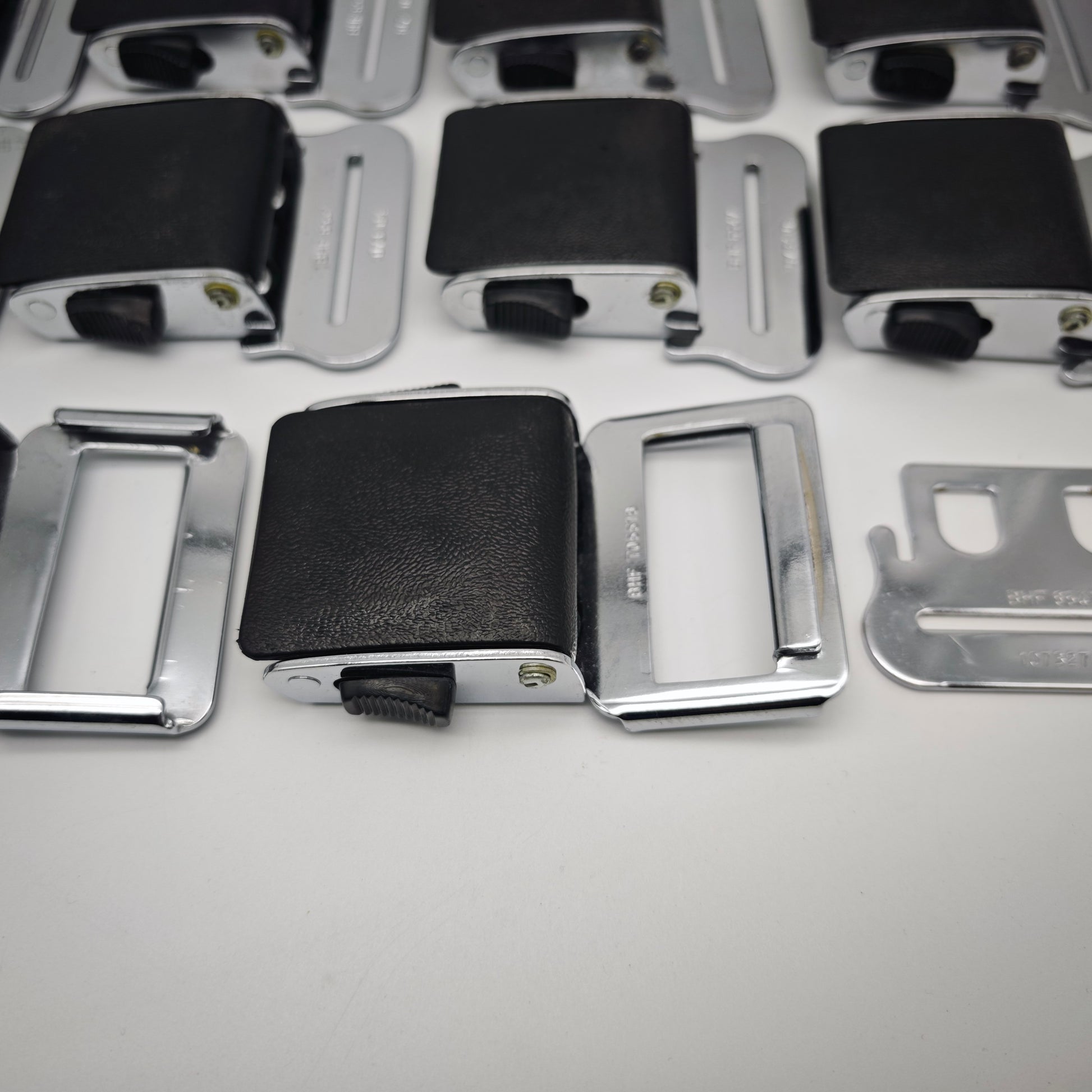 10x Geypa Lyfe Lok II Sicherheitsgurt Verschluss 1960er 1970er Metall Schwarz Oldtimer BHF 705119 Konvolut