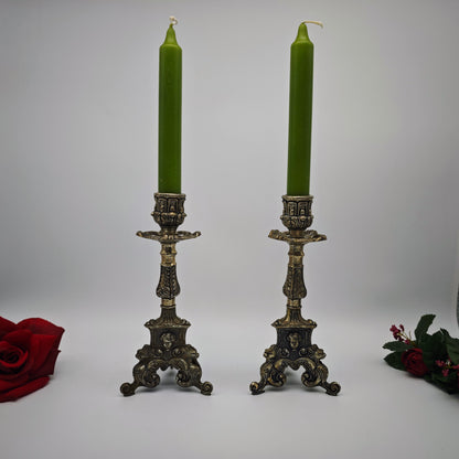 Neobarocke Kerzenhalter aus versilbertem Metall mit Puttenköpfen und Drachenfüßen als Set