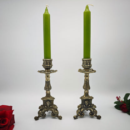 Neobarocke Kerzenhalter aus versilbertem Metall mit Puttenköpfen und Drachenfüßen als Set