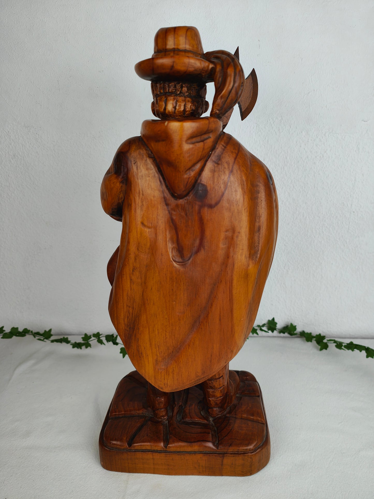 Holzfigur Schnitzerei Nachtwächter Laterne Hellebarde Handarbeit Spanien guardián nocturno Talles BAS 216 Holzschnitzerei handgeschnitzte Figur Skulptur Wache