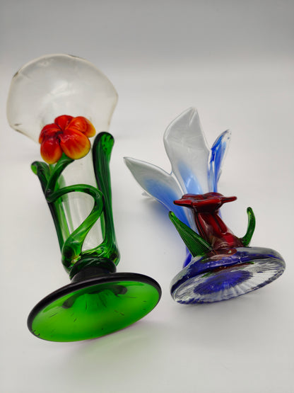 2x Glasvasen Blumen mundgeblasen Kunsthandwerk Set Handarbeit floral Blüte Blätter grün blau rot gelb Glaskunst