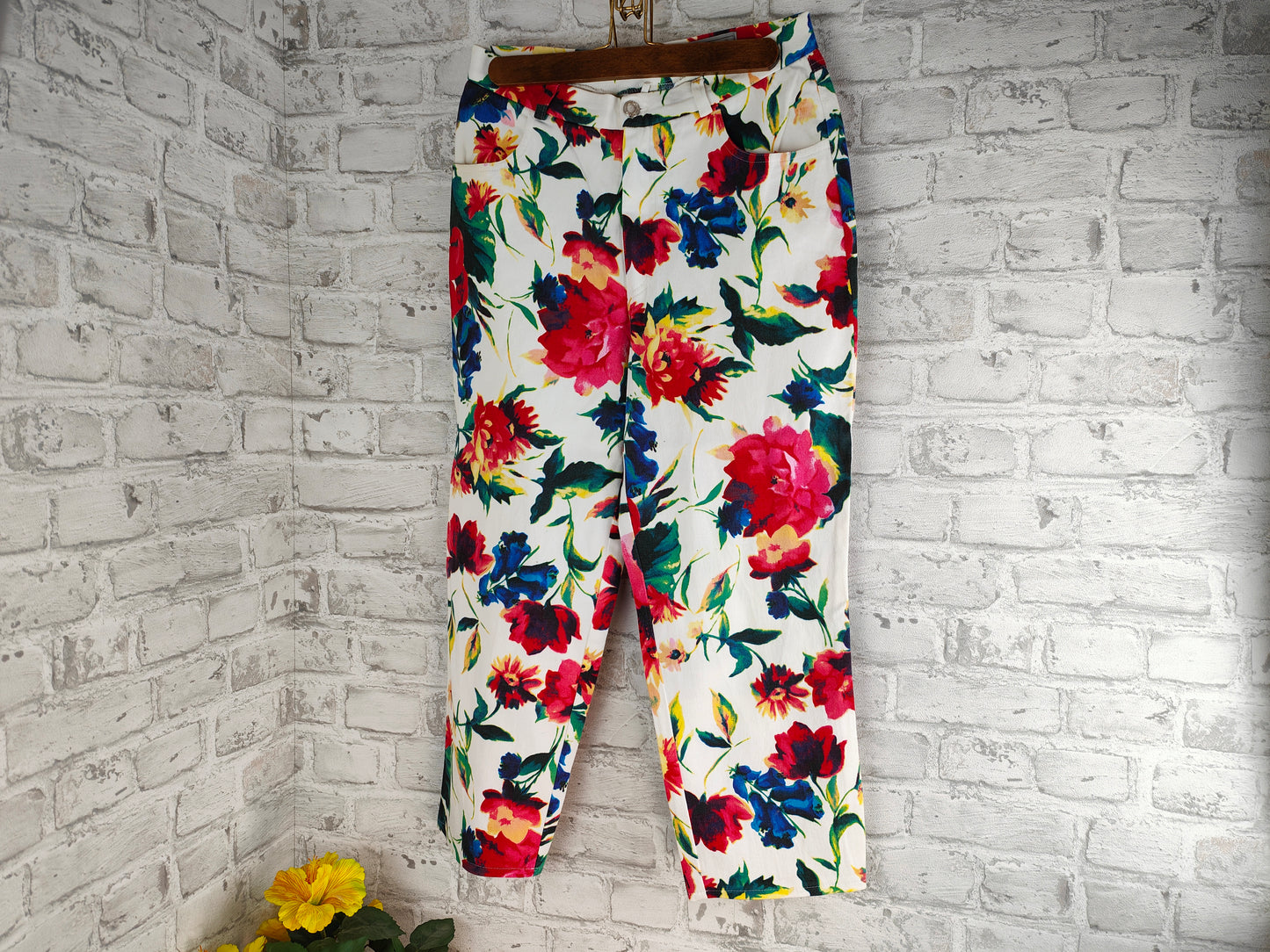 Hose Stretchjeans Helline weiß multicolor Blumenmuster allover Print Jeans Gr. 40 Frühling Sommer gerades Bein Blüten Blumen bunt mehrfarbig