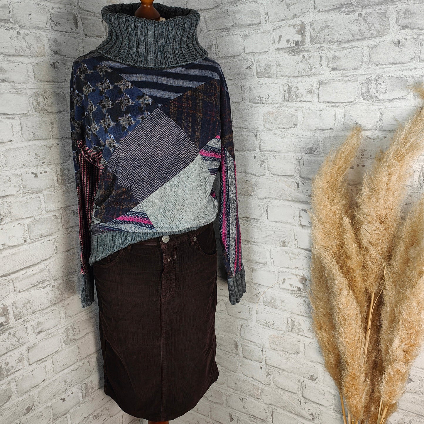 2-teiliges Outfit Set Cord Midirock Bleistiftrock Rock Closed braun & Oberteil langarm Strickkragen Mustermix desigual Herbst Winter art Style Bundle Kombination