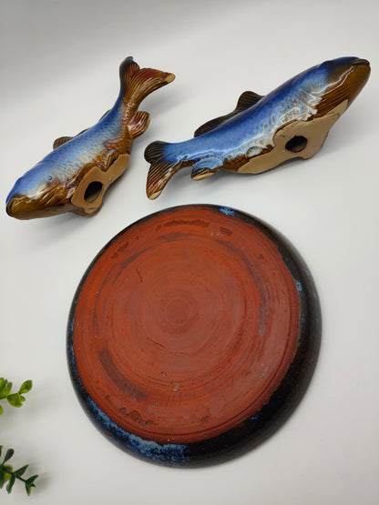 3-teilig Deko Set Keramik Fische Paar mit Teller Danish Design Maj Isenkram Figur Skulptur blau braun Horoskop Sternzeichen maritim Nautika Tierfiguren Aquaristik Scandi Einrichtung Dänemark