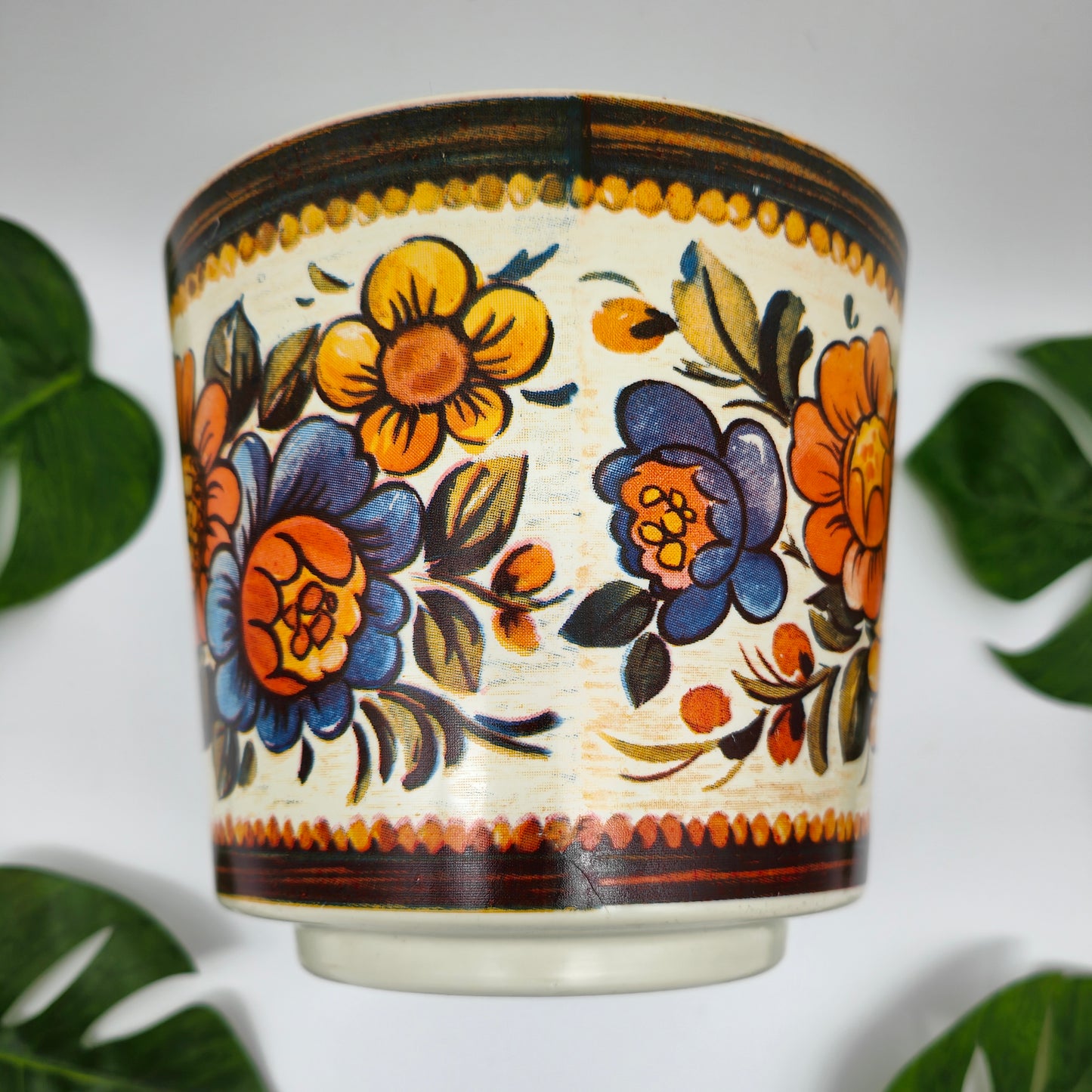 Emsa Blumentopf Übertopf Pflanzgefäß Blumenmuster Kunststoff goblincore grannycore midcentury 60er 70er atomic age Hippie Boho Pflanzentopf