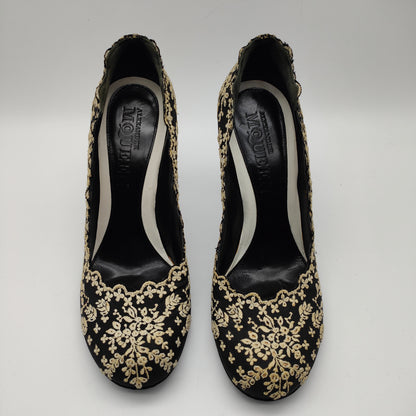 Alexander McQueen High Heels lace Gr. 39 schwarz ivory bestickt Absatz Leder Blumenspitze floral Nostalgie Hochzeit Schuhe