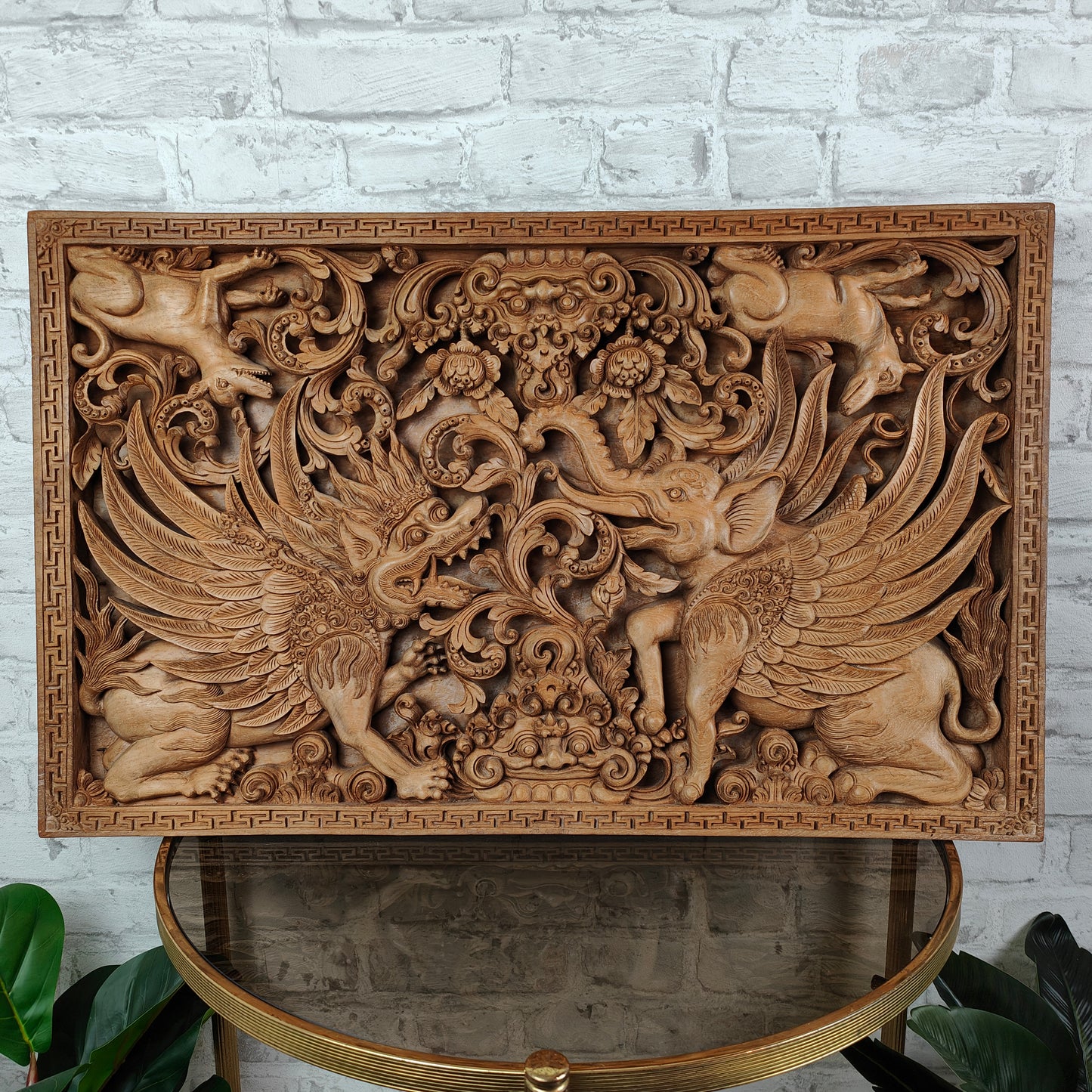 Großes Wandbild 3D Mythologisches Motiv Holz Schnitzerei Relief Garuda Ganesha Barong Asien Bali Thailand Indonesien handgeschnitzt Asiatika