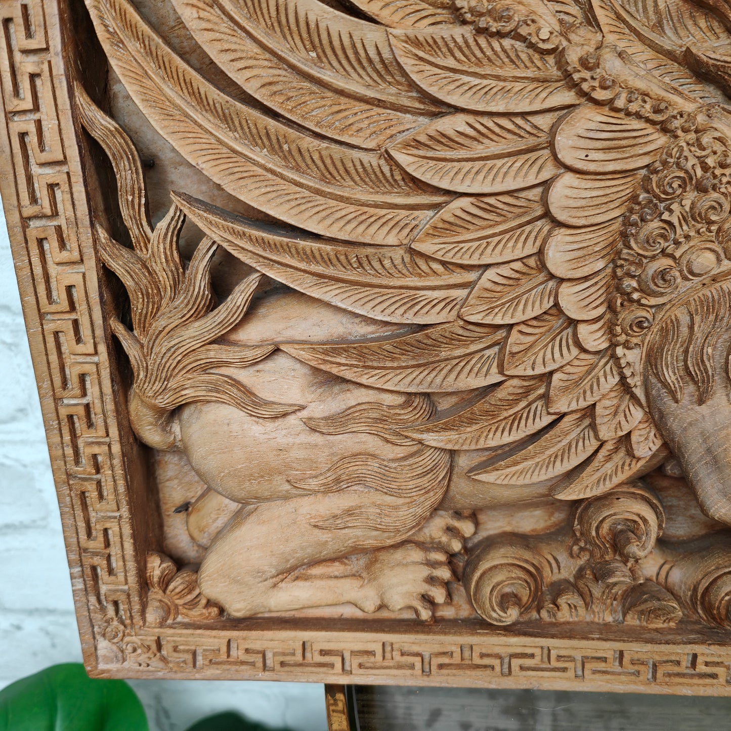 Großes Wandbild 3D Mythologisches Motiv Holz Schnitzerei Relief Garuda Ganesha Barong Asien Bali Thailand Indonesien handgeschnitzt Asiatika