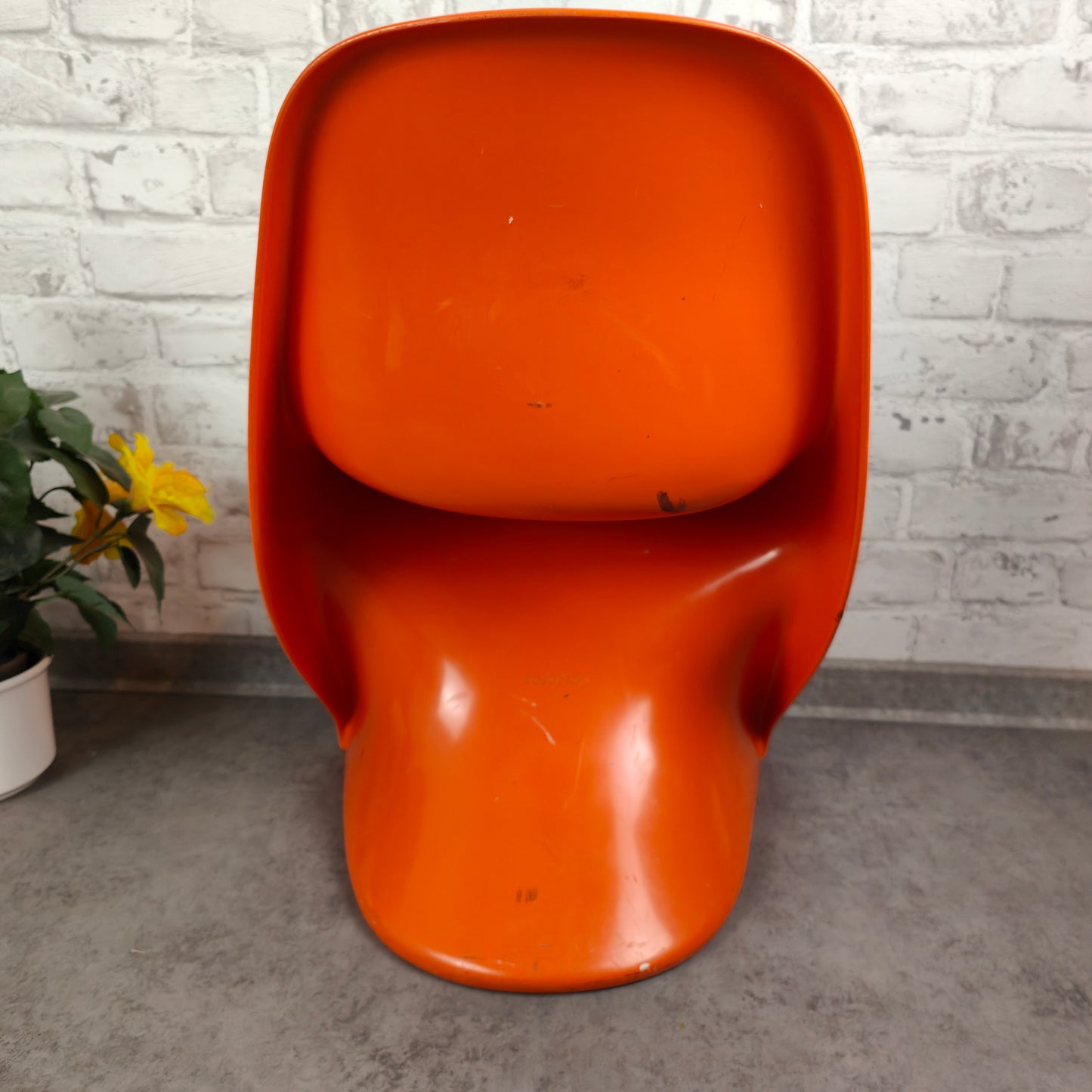 Casalino Stuhl Kinder Design Alexander Begge für Casala 70er Jahre orange Kunststoff space age vintage atomic midcentury sputnik stapelbar