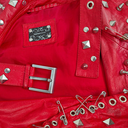 Kapraun Biker Lederjacke rot Nieten Sicherheitsnadeln Einzelstück customized Unikat Stagewear Rocker 1% Punk Cyberpunk