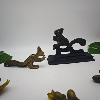 Nussknacker Eichhörnchen Gusseisen auf Holzsockel oder Messing goldfarben Auswahl Metall
