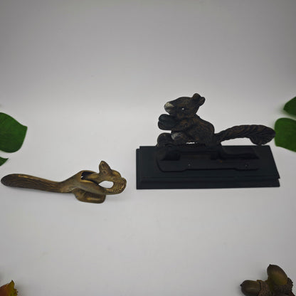 Nussknacker Eichhörnchen Gusseisen auf Holzsockel oder Messing goldfarben Auswahl Metall