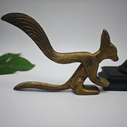Nussknacker Eichhörnchen Gusseisen auf Holzsockel oder Messing goldfarben Auswahl Metall