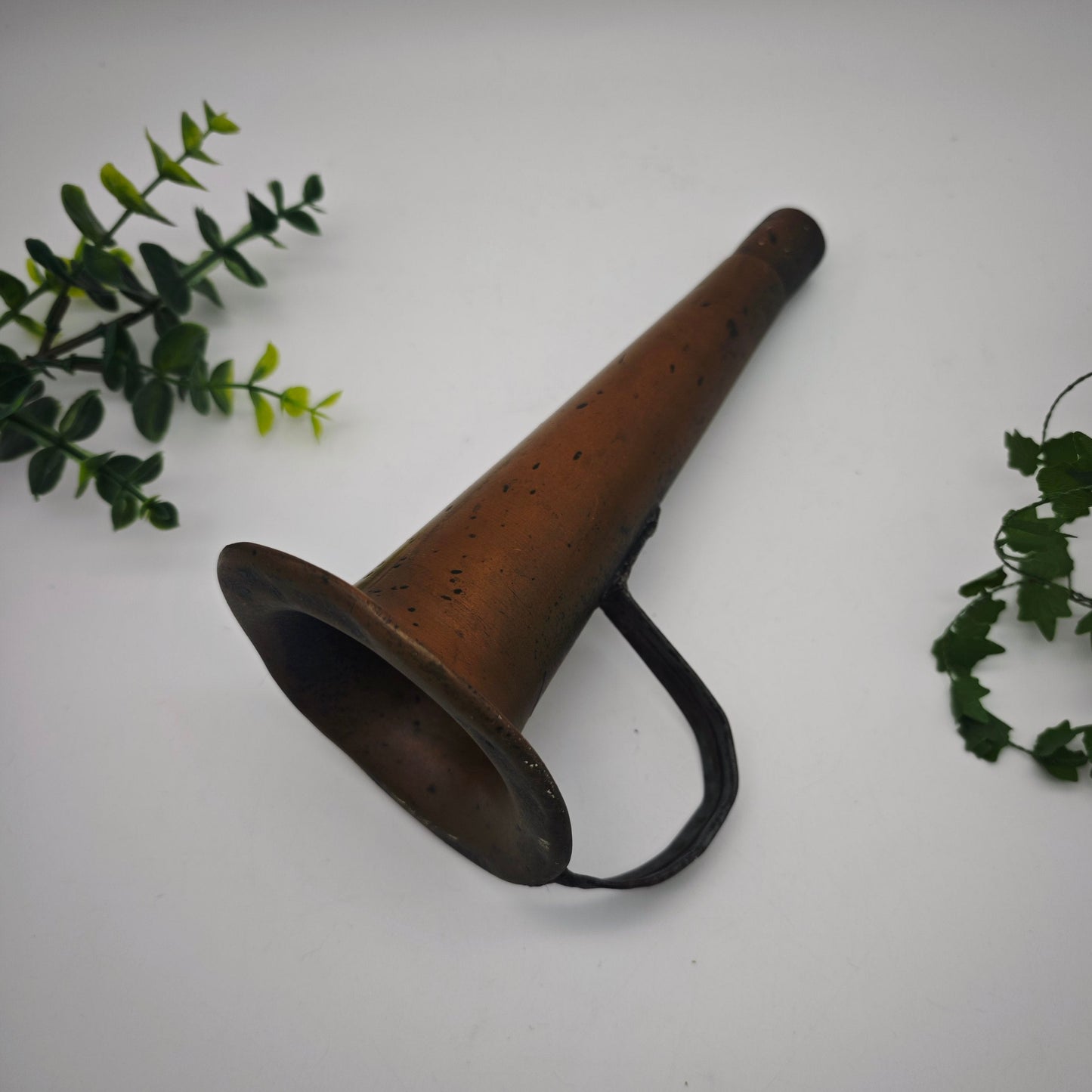 Antiker Trichter aus Kupfer altes Megaphon Naturtrompete ale muller Megafon Signalhorn Horn Instrument Signaltrompete kurios