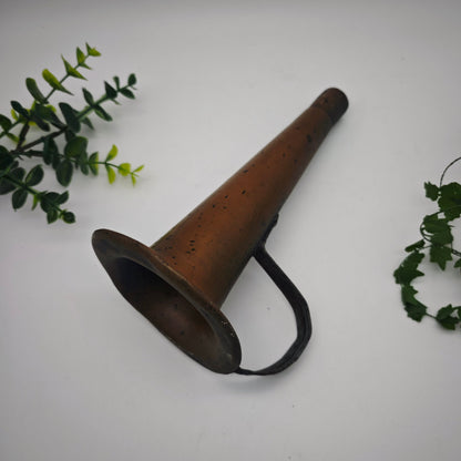 Antiker Trichter aus Kupfer altes Megaphon Naturtrompete ale muller Megafon Signalhorn Horn Instrument Signaltrompete kurios