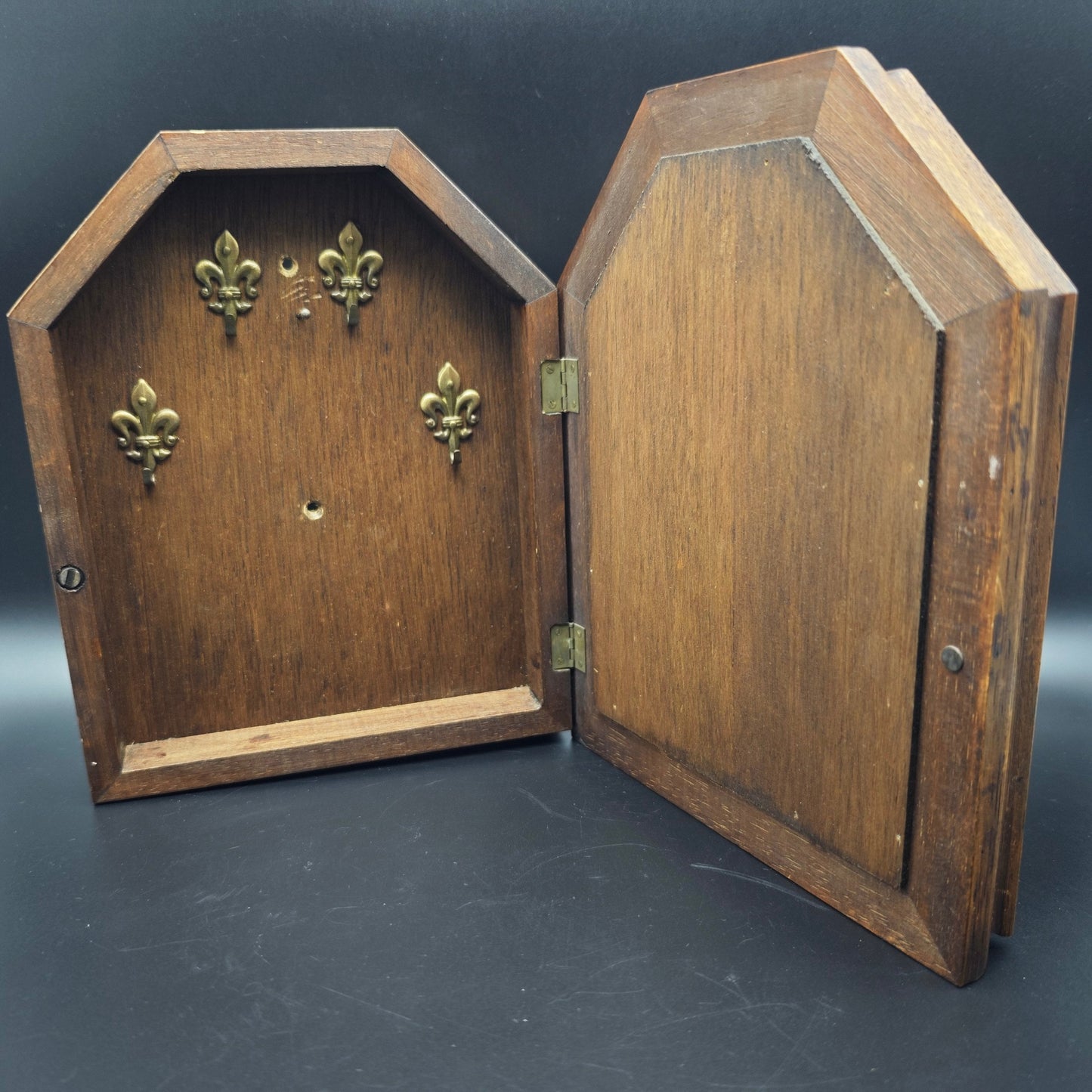 Schlüsselkasten mit Spiegel Holz Sechseck französische Lilien vintage antik Biedermeier Art Deco Academia