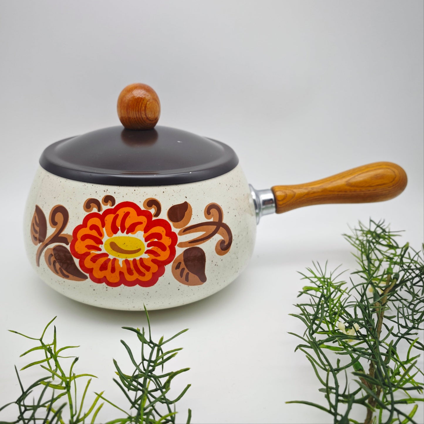 Fonduetopf Emaille Vintage 70er Stielkasserolle Blume Holzgriff Retro Küche