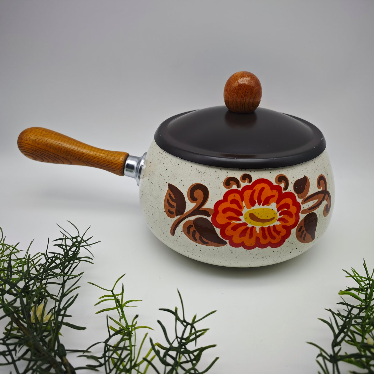 Fonduetopf Emaille Vintage 70er Stielkasserolle Blume Holzgriff Retro Küche