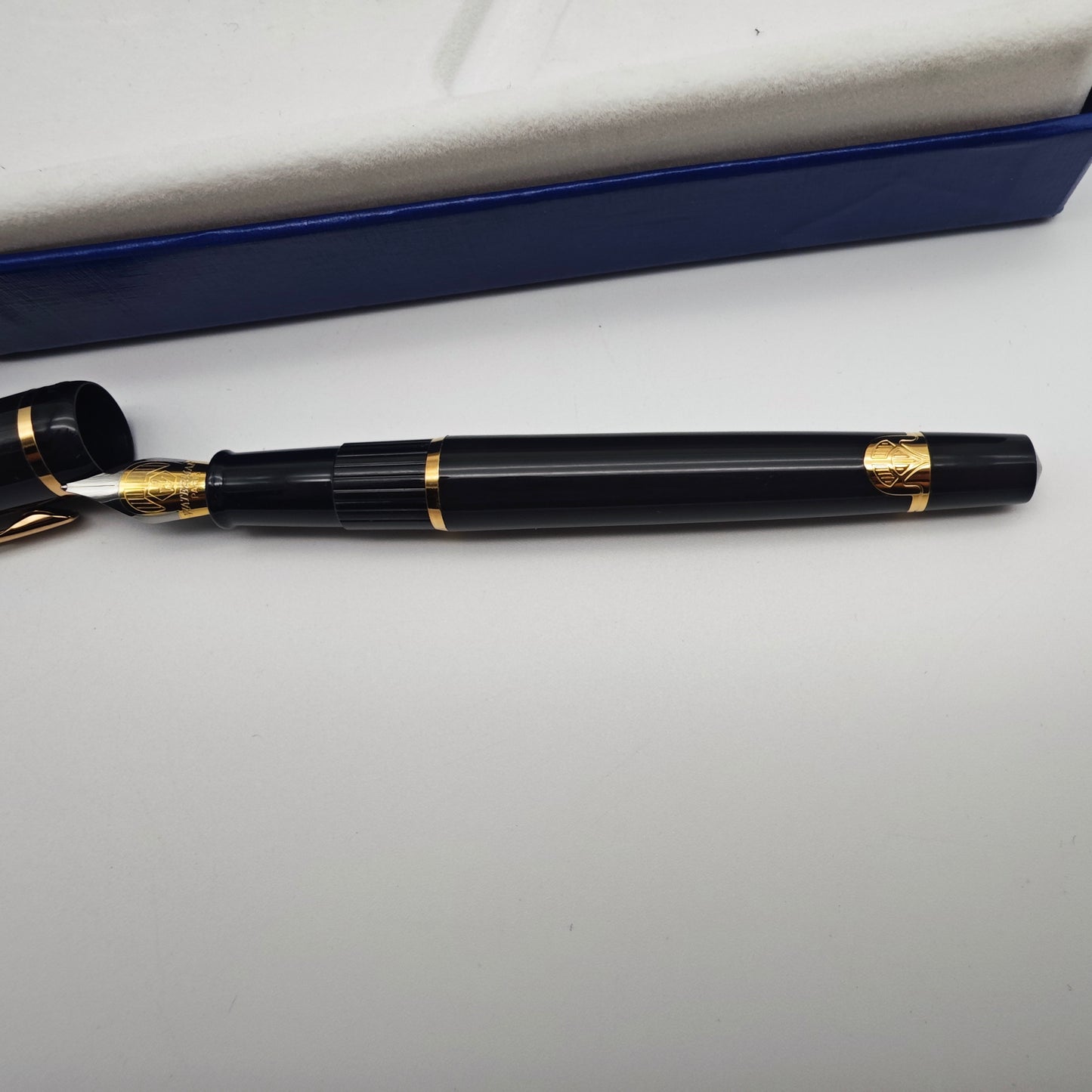 Waterman Phileas Füllfederhalter Set mit Tinte & Geschenkbox Füller – Schwarz/Gold – Paris