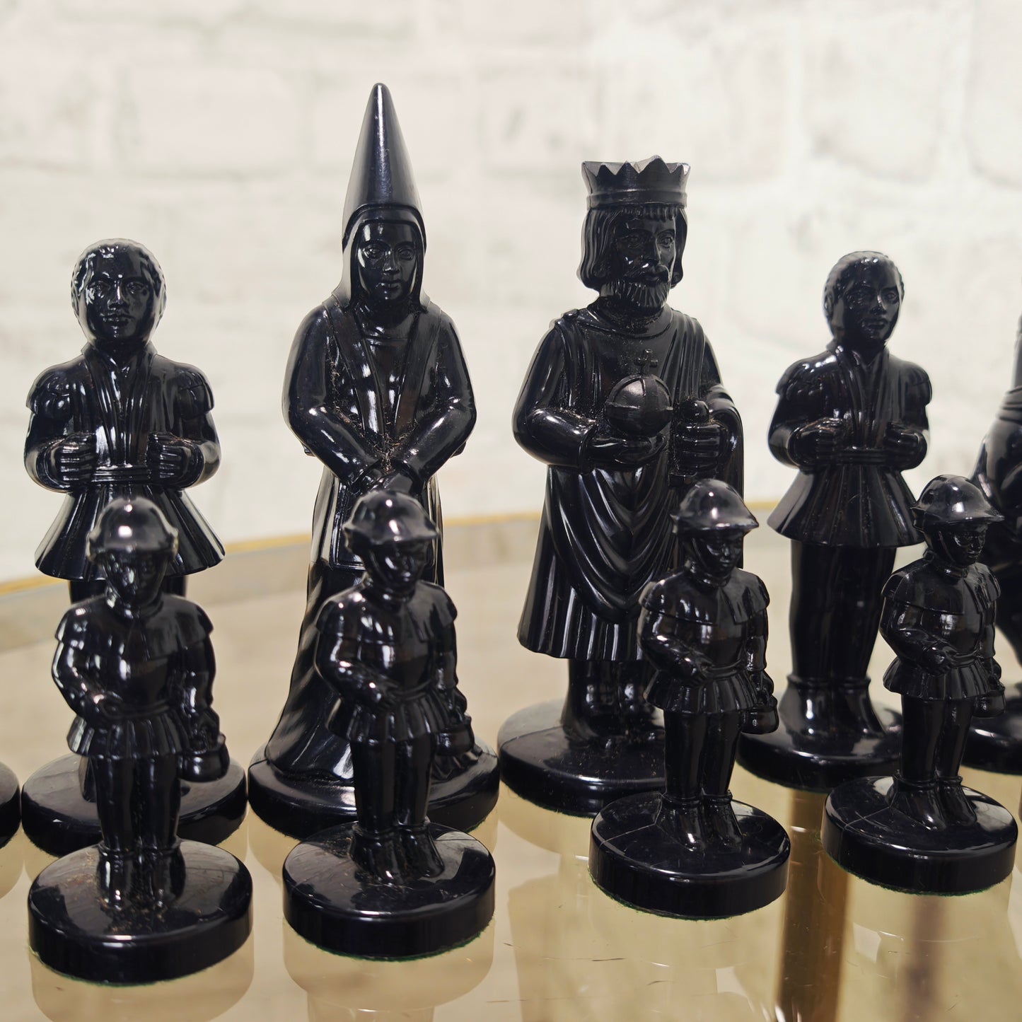 Schachfiguren Set Mittelalter Motiv Vintage komplett mit Box Kunststoff schwarz weiß Filzfüße 5,5–10 cm ohne Schachbrett