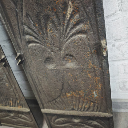 2 Jugendstil Ofenplatten Gusseisen Eichel Relief Wanddeko antik 65×23 cm für Restauration oder Dekoration