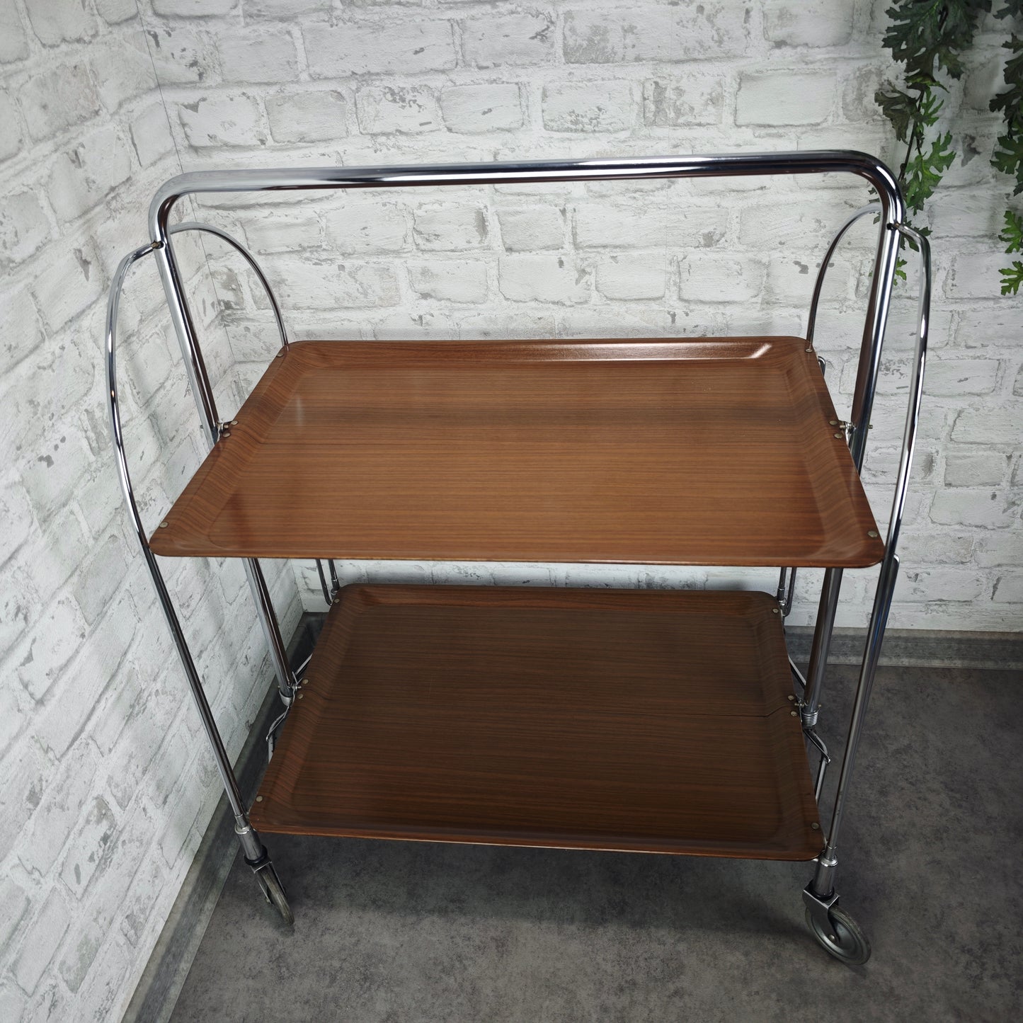 Dinett Servierwagen klappbar Bremshey Barwagen braun Chrom Rollen Midcentury Vintage Rollwagen Beistelltisch Teewagen
