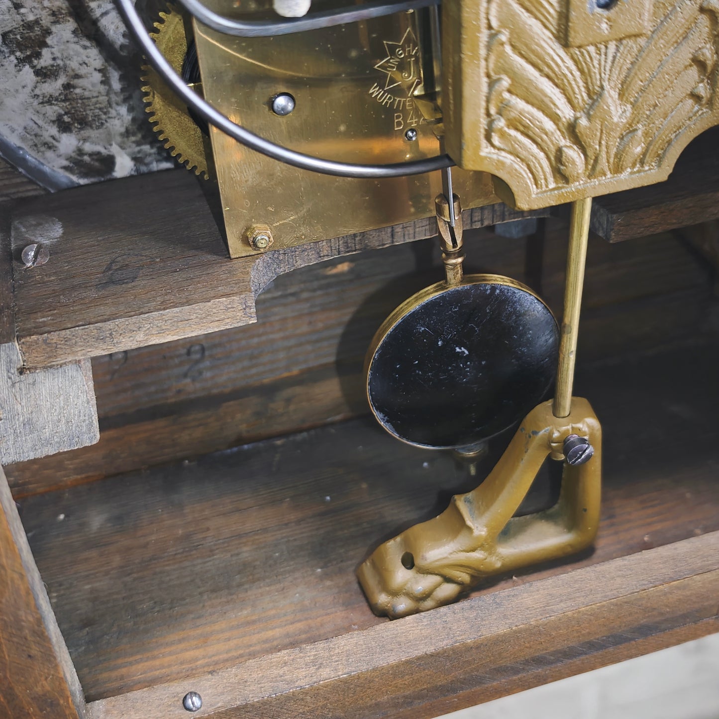 Junghans Kaminuhr Buffetuhr Württemberg B42 Pendeluhr mechanisch Holzgehäuse 53 cm
