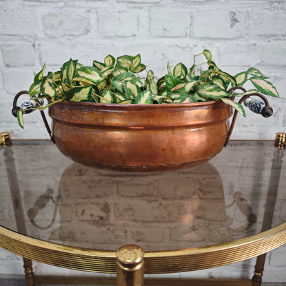 Antike Kupfer Jardiniere oval mit weißen blauen Keramikgriffen 40 cm Pflanzgefäß Vintage Deko
