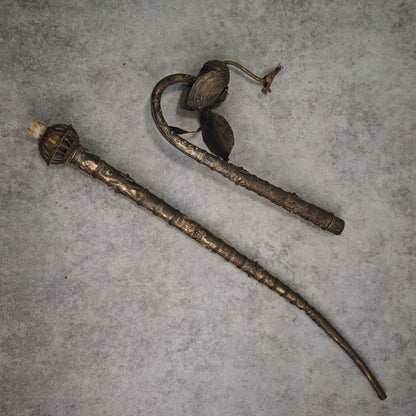 Antike Ritualpfeife aus Messing 65 cm Handarbeit mit Pfau und Ornamenten Nomaden Sammler Pfeife Deko