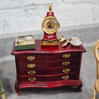 Puppenstube Nähzimmer Boudoir Set Konvolut Miniaturen mit funktionierender Sindaco Uhr