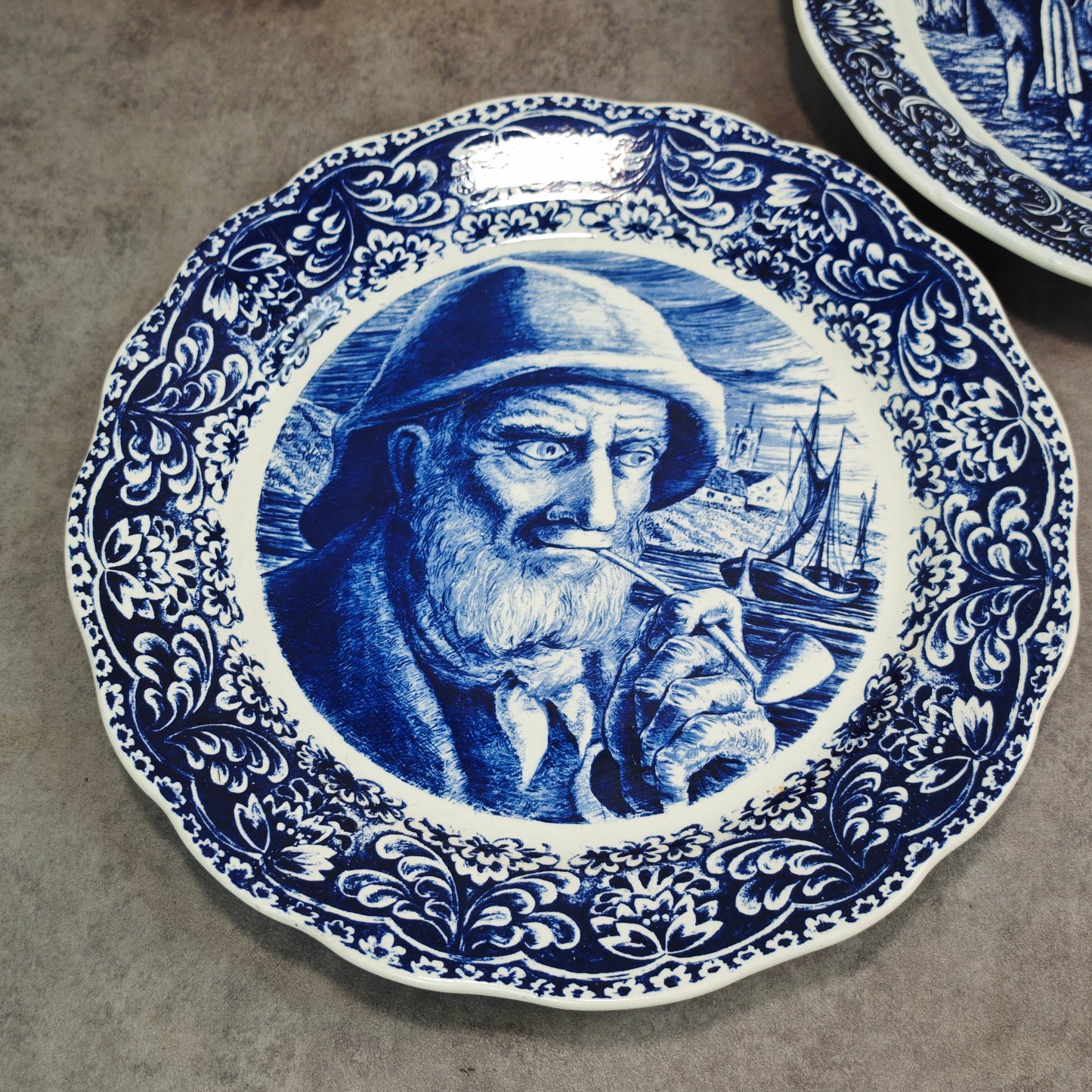 Boch Frères Wandteller Set blau-weiß Delft Bauernmotiv & Pfeifenraucher 35 cm Porzellan