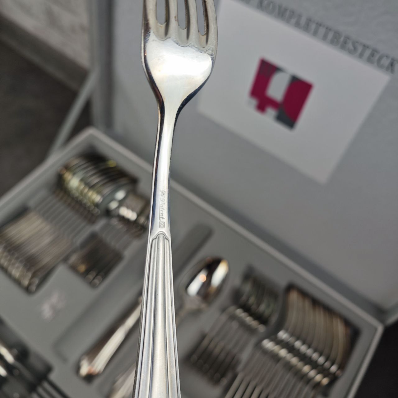 WMF Fächer Tafelbesteck 12 Personen Besteck Set Vorleger versilbert 90 Cromargan 72-teilig im Koffer Art Deco Jugendstil