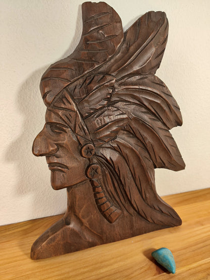 Wandrelief Holz geschnitzt Indianer Büste Häuptling Profil Wand Deko American Native Tribe Headdress Federn Kopfschmuck Handarbeit Wandmaske