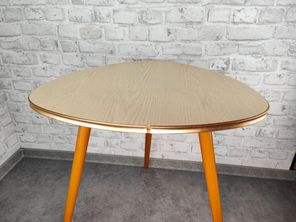 Nierentisch 1950er Jahre Dreibein Tripod Beistelltisch Tisch Niere Küchentisch Resopal Cocktailtisch Blumentisch Midcentury vintage 50ies