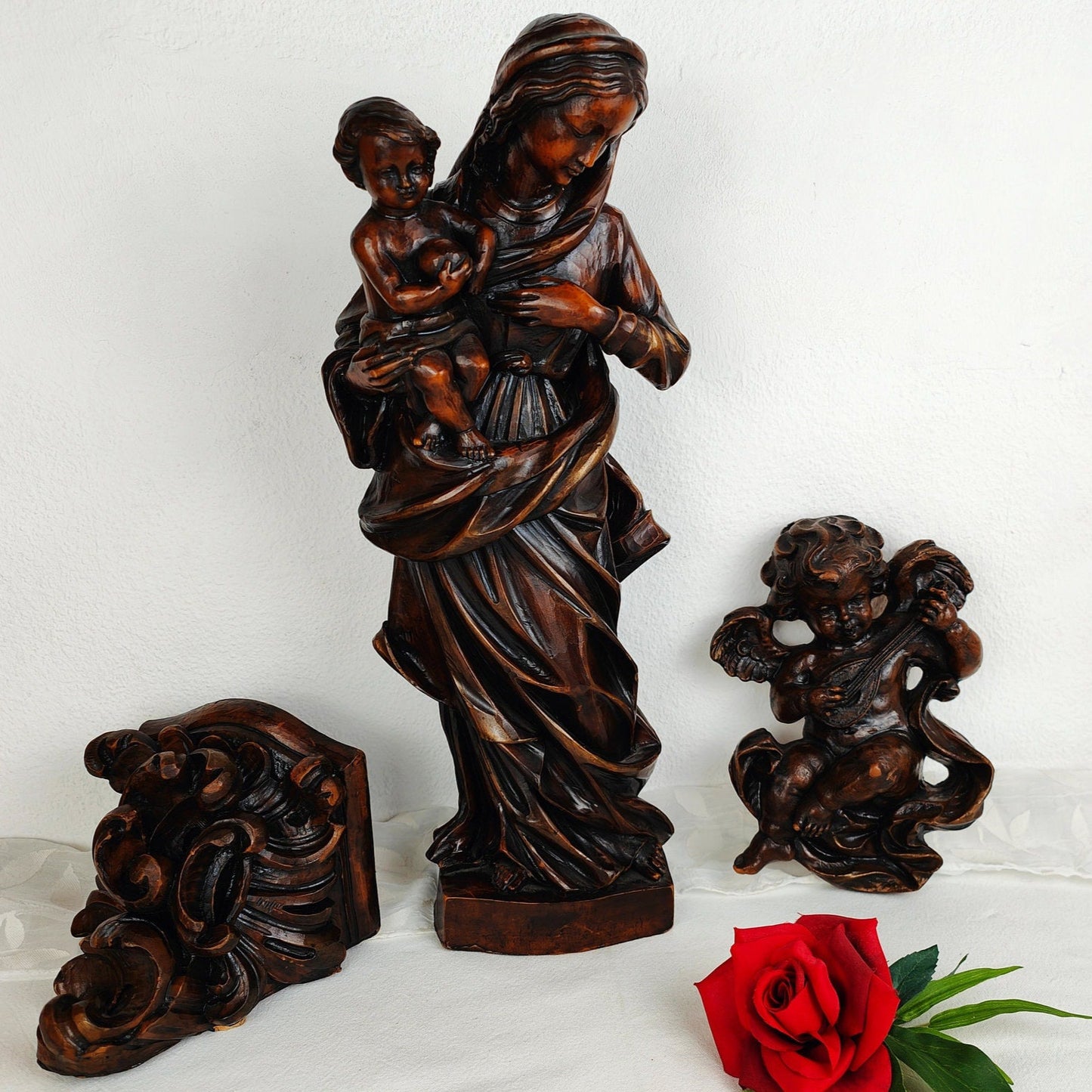 3x Wachsfiguren Set Madonna mit Jesuskind Engel Wandkonsole Marienfigur Sockel Figur Schnitzerei christlich religiöse Kunst Skulptur Putte Maria Jesus Andacht Gebet Schrein Hausaltar