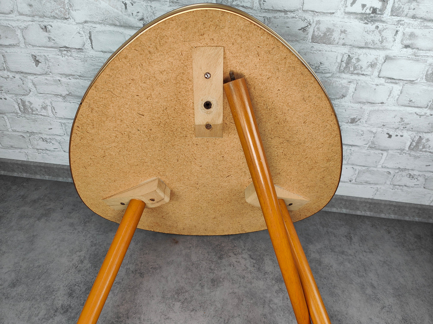 Nierentisch 1950er Jahre Dreibein Tripod Beistelltisch Tisch Niere Küchentisch Resopal Cocktailtisch Blumentisch Midcentury vintage 50ies